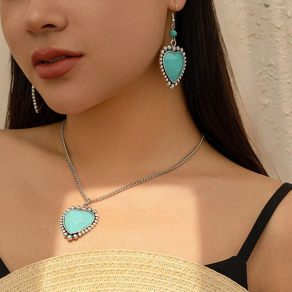 What Does Wearing Turquoise Jewelry Mean?