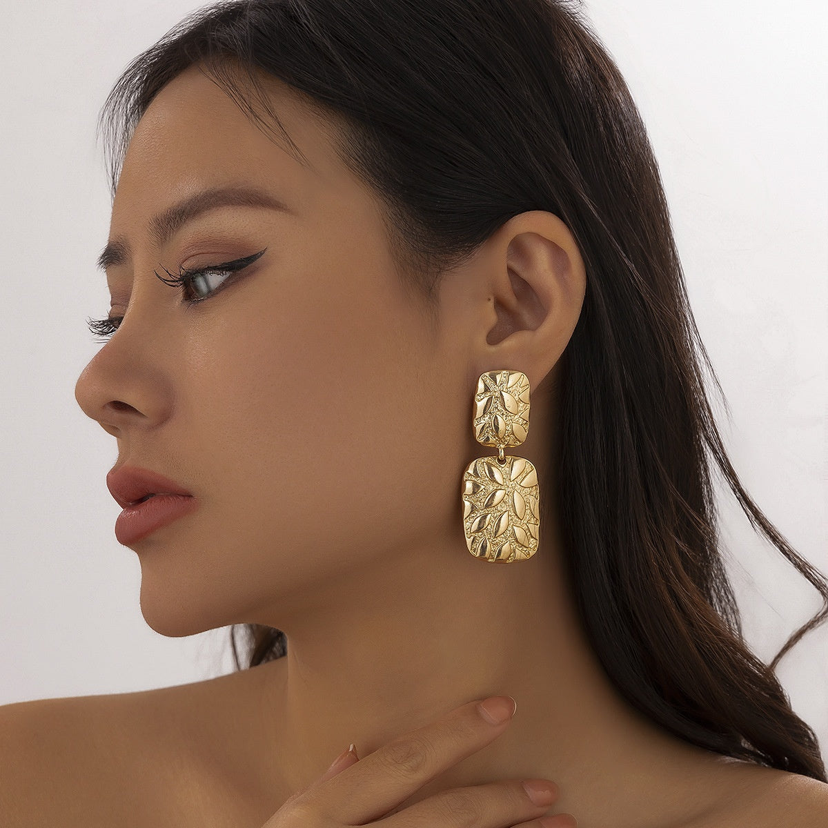 Elegant Yet Cheap: Gold Jewelry Pieces Under $20