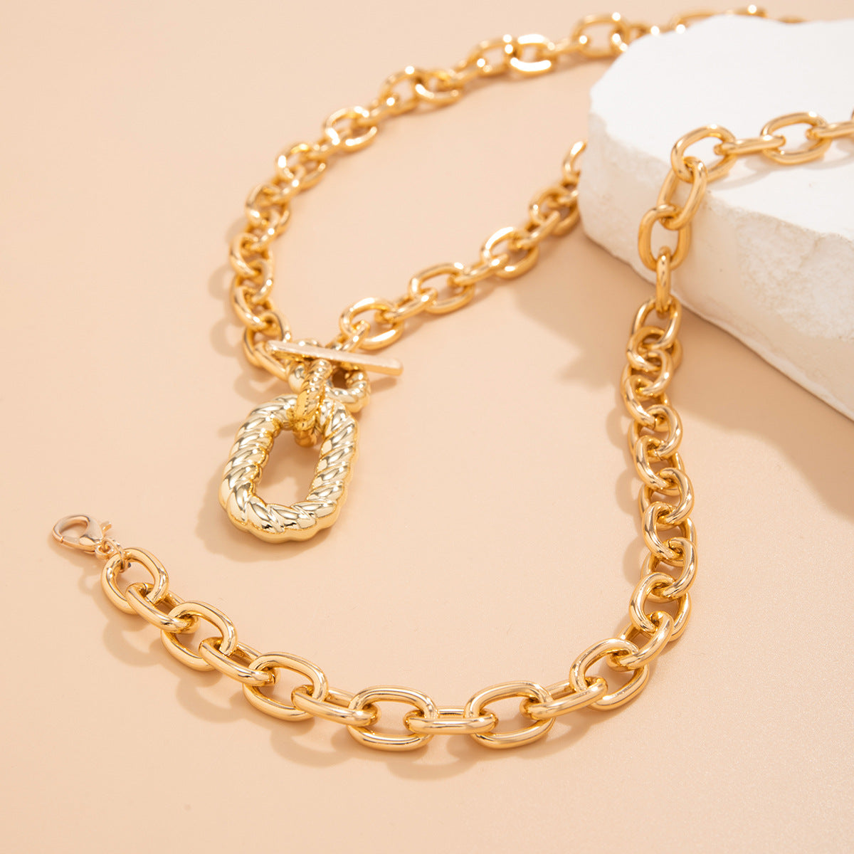 8 Best 18ct Gold Layered Necklaces for Women