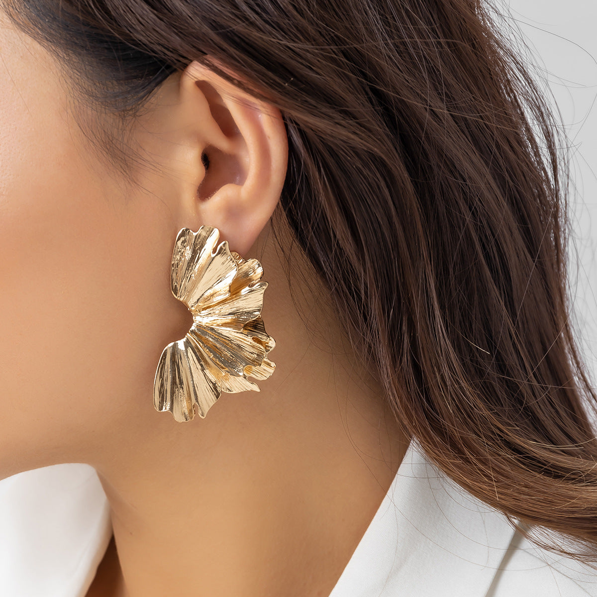 Fan-shaped gold nugget earrings