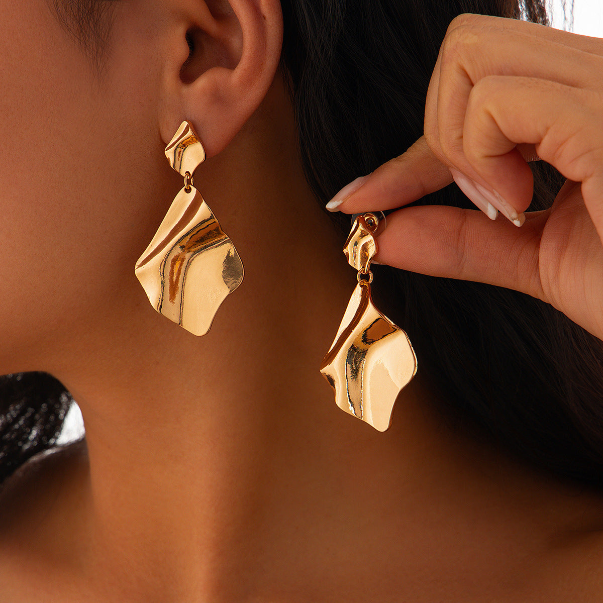 Irregular gold nugget dangling earrings