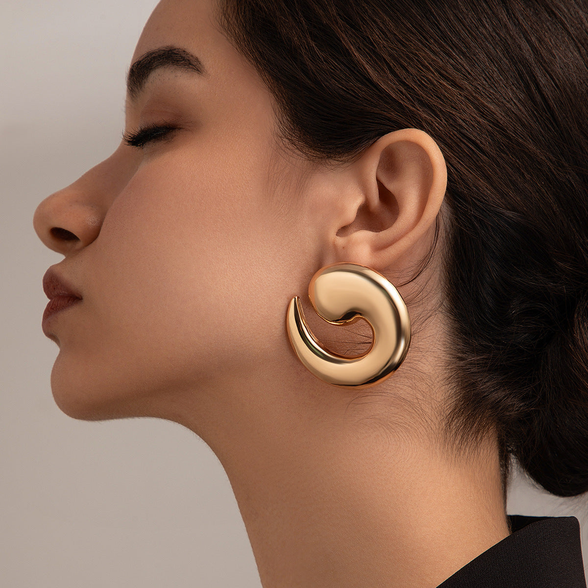 Snail Shaped Hollow Gold Hoop Earrings