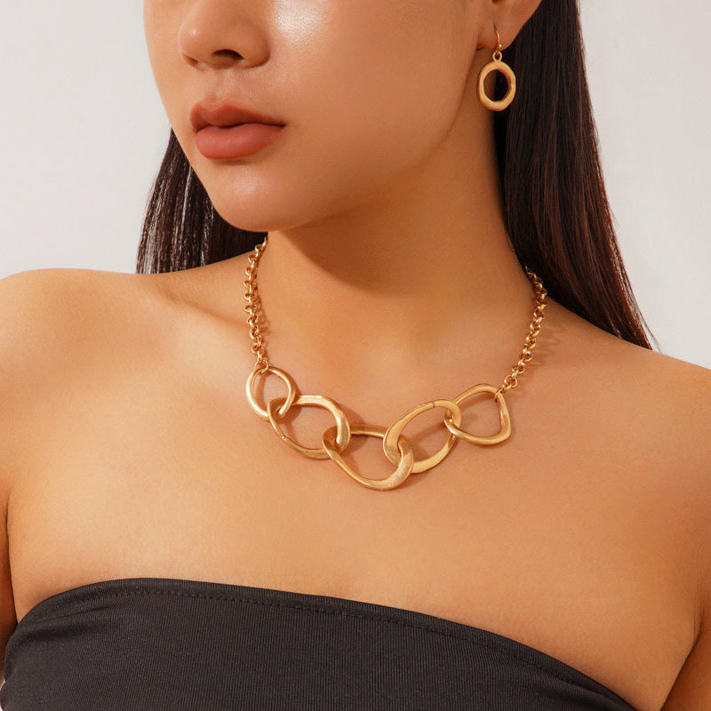 Splicing circular gold necklace set