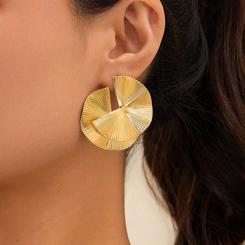 fan-shaped gold drop nugget earrings