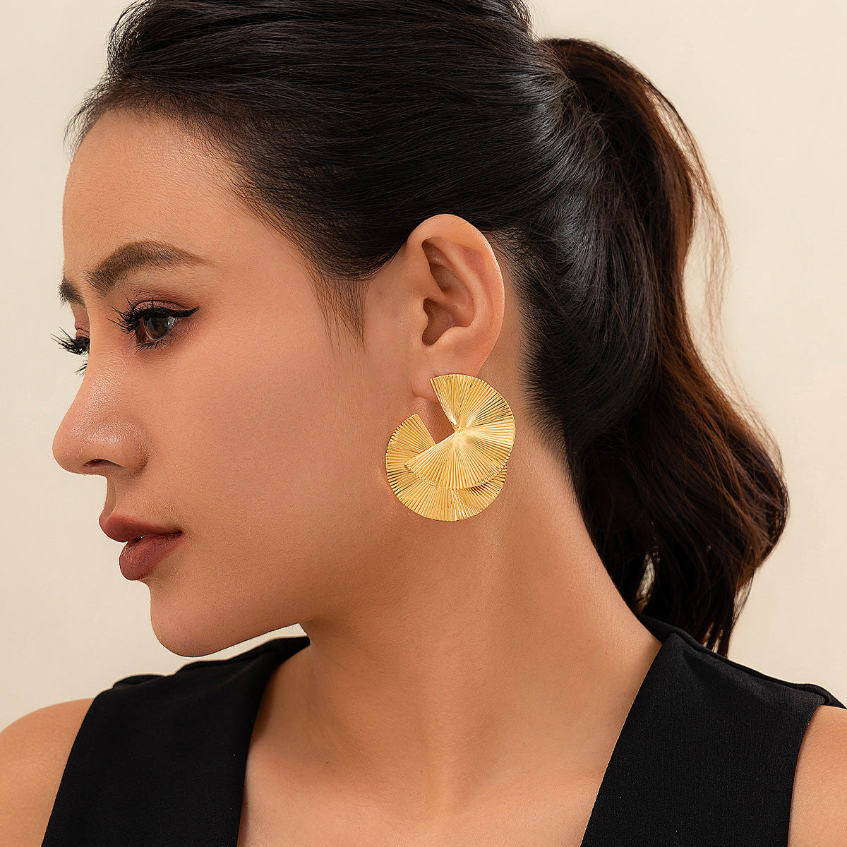 cool and beautiful gold earrings